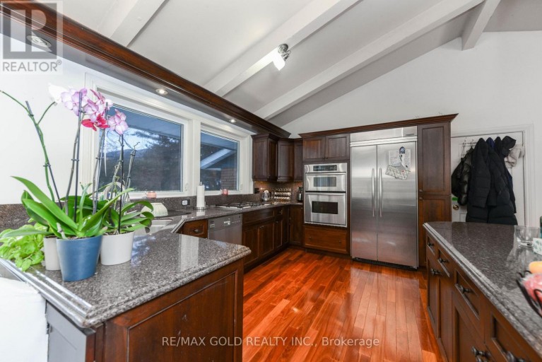 275 EASTCOURT ROAD, Oakville (FD Ford), Ontario, L6J4Y5