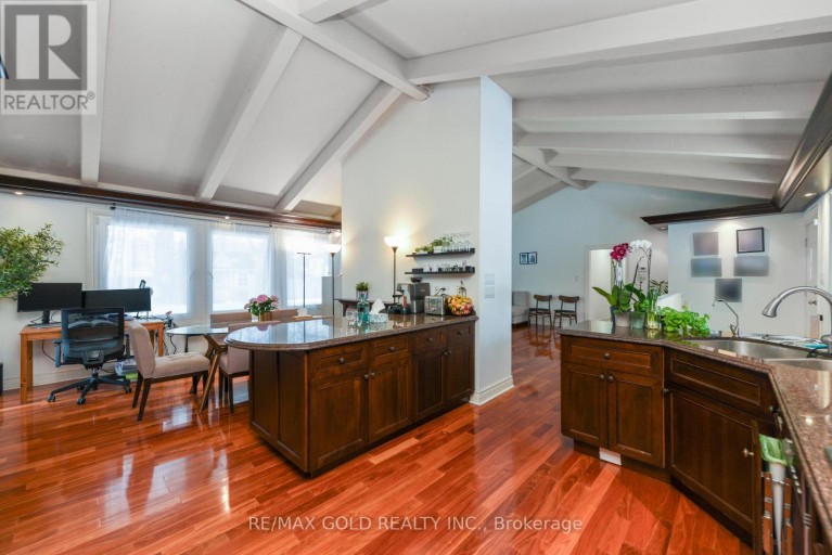 275 EASTCOURT ROAD, Oakville (FD Ford), Ontario, L6J4Y5
