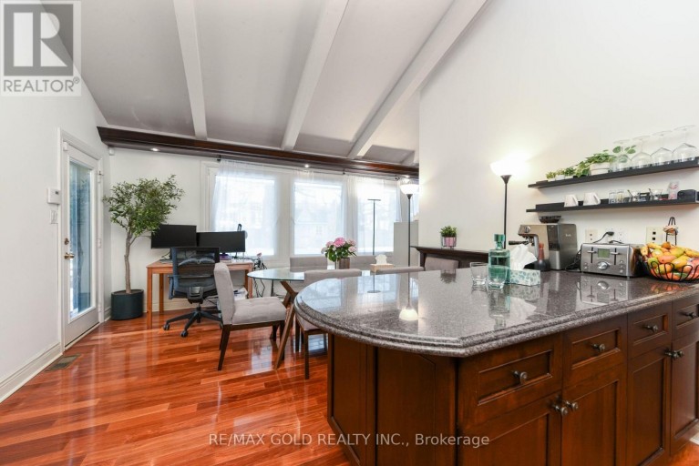 275 EASTCOURT ROAD, Oakville (FD Ford), Ontario, L6J4Y5