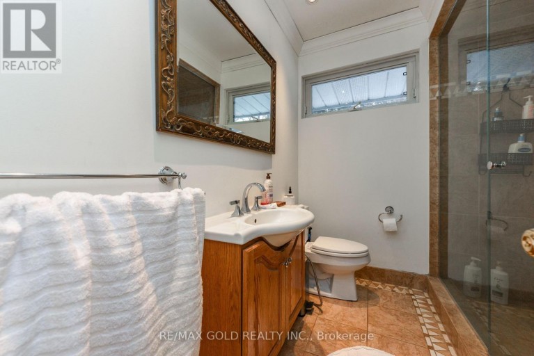 275 EASTCOURT ROAD, Oakville (FD Ford), Ontario, L6J4Y5
