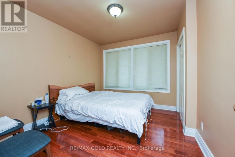 275 EASTCOURT ROAD, Oakville (FD Ford), Ontario, L6J4Y5