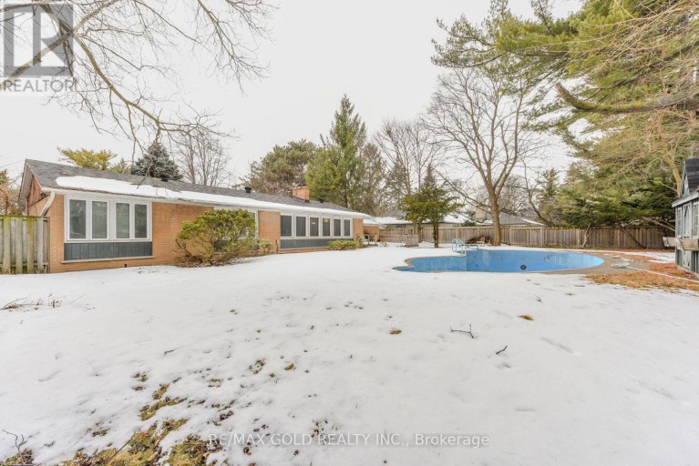 275 EASTCOURT ROAD, Oakville (FD Ford), Ontario, L6J4Y5