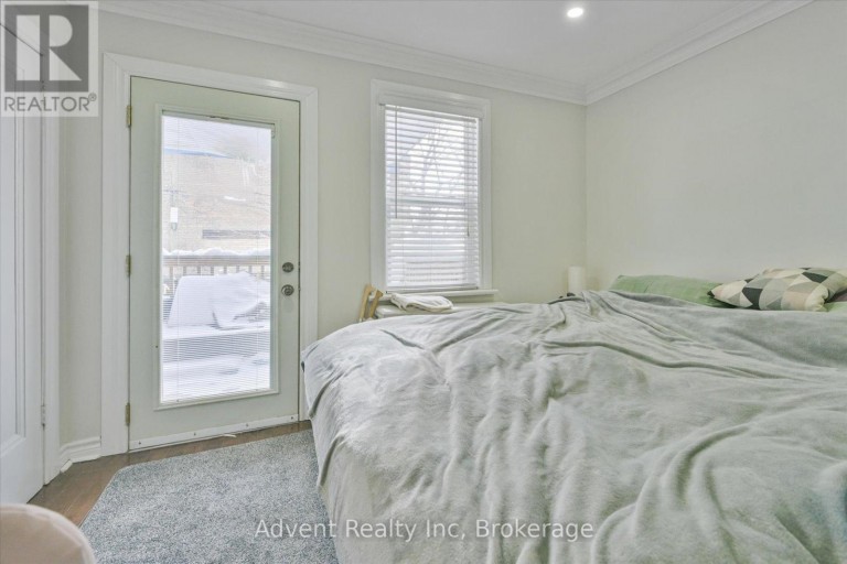 MAIN FLOOR - 63 BURNABY BOULEVARD, Toronto (Lawrence Park South), Ontario, M5N1G3