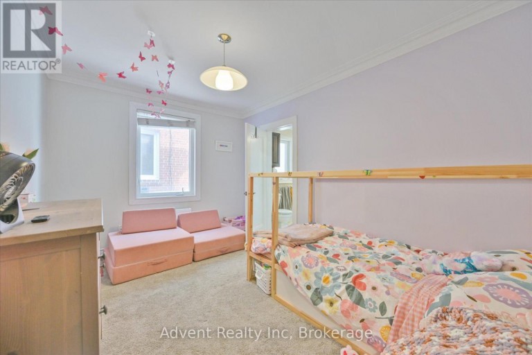 MAIN FLOOR - 63 BURNABY BOULEVARD, Toronto (Lawrence Park South), Ontario, M5N1G3