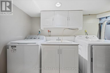 MAIN FLOOR - 63 BURNABY BOULEVARD Toronto (Lawrence Park South) Ontario photo 13