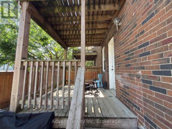 MAIN FLOOR - 63 BURNABY BOULEVARD Toronto (Lawrence Park South) Ontario photo 15