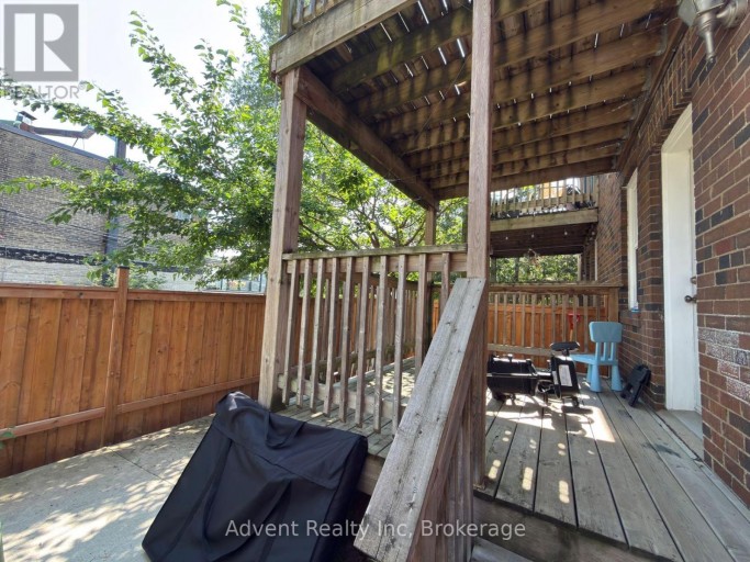 MAIN FLOOR - 63 BURNABY BOULEVARD, Toronto (Lawrence Park South), Ontario, M5N1G3
