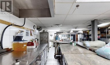 LOWER - 2472 YONGE STREET Toronto (Yonge-Eglinton) Ontario photo 4