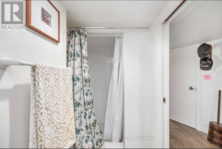 LOWER - 43 STANHOPE AVENUE, Toronto (Broadview North), Ontario, M4K3N4