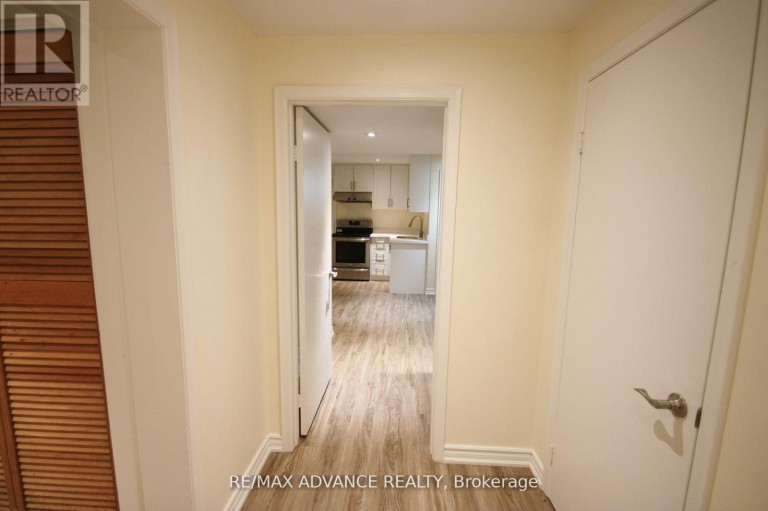 LOWER - 33 CARLUKE CRESCENT, Toronto (St. Andrew-Windfields), Ontario, M2L2H7
