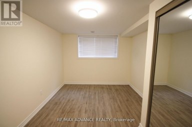 LOWER - 33 CARLUKE CRESCENT Toronto (St. Andrew-Windfields) Ontario photo 12