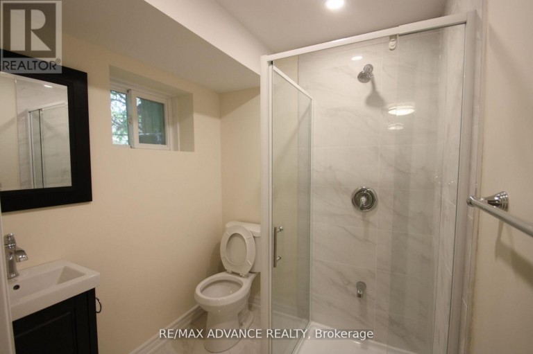 LOWER - 33 CARLUKE CRESCENT, Toronto (St. Andrew-Windfields), Ontario, M2L2H7