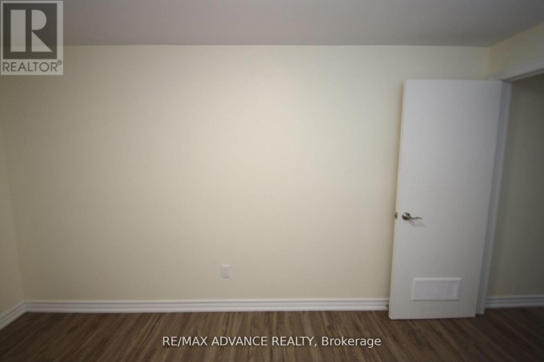 LOWER - 33 CARLUKE CRESCENT, Toronto (St. Andrew-Windfields), Ontario, M2L2H7