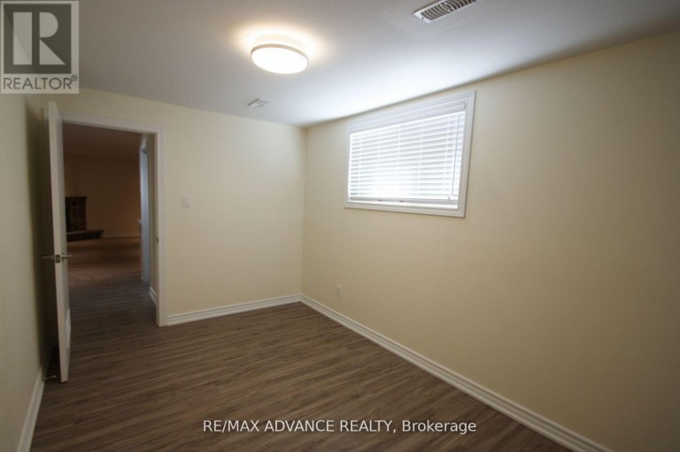 LOWER - 33 CARLUKE CRESCENT, Toronto (St. Andrew-Windfields), Ontario, M2L2H7