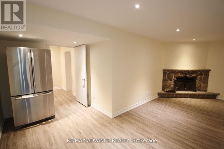LOWER - 33 CARLUKE CRESCENT, Toronto (St. Andrew-Windfields), Ontario, M2L2H7
