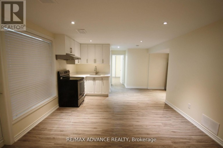LOWER - 33 CARLUKE CRESCENT, Toronto (St. Andrew-Windfields), Ontario, M2L2H7