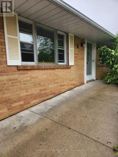 6 BRENHAM CRESCENT, Toronto (Newtonbrook East), Ontario, M2M2L1