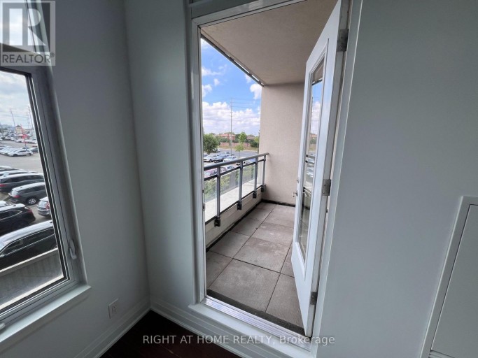 206 - 12 WOODSTREAM BOULEVARD, Vaughan (Vaughan Grove), Ontario, L4L8C3