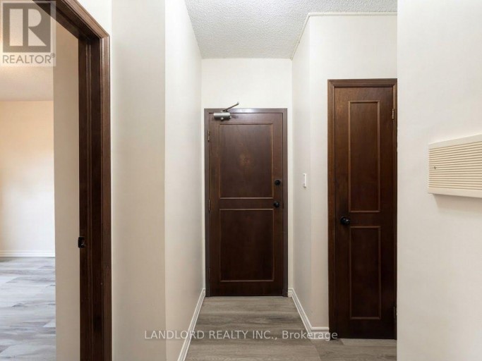 2 - 73 RONCESVALLES AVENUE, Toronto (Roncesvalles), Ontario, M6R2K6