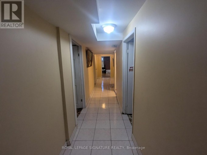 6 HEATHERGLEN ROAD, Toronto (West Humber-Clairville), Ontario, M9W4R1