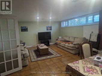 6 HEATHERGLEN ROAD Toronto (West Humber-Clairville) Ontario photo 2
