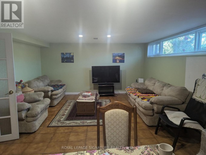 6 HEATHERGLEN ROAD, Toronto (West Humber-Clairville), Ontario, M9W4R1