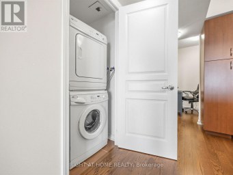1601 - 15 LEGION ROAD Toronto (Mimico) Ontario photo 19