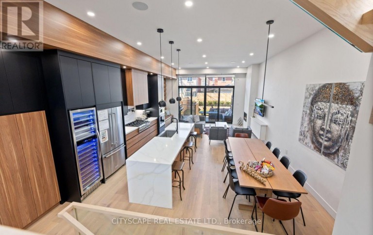 2B HOLMSTEAD AVENUE, Toronto (O'Connor-Parkview), Ontario, M4B1T1