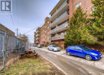 110 - 793 COLBORNE STREET E Brantford Ontario photo 28