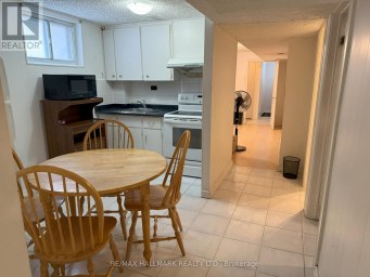 LOWER LEVEL - 83 SEXTON CRESCENT Toronto (Hillcrest Village) Ontario photo 4