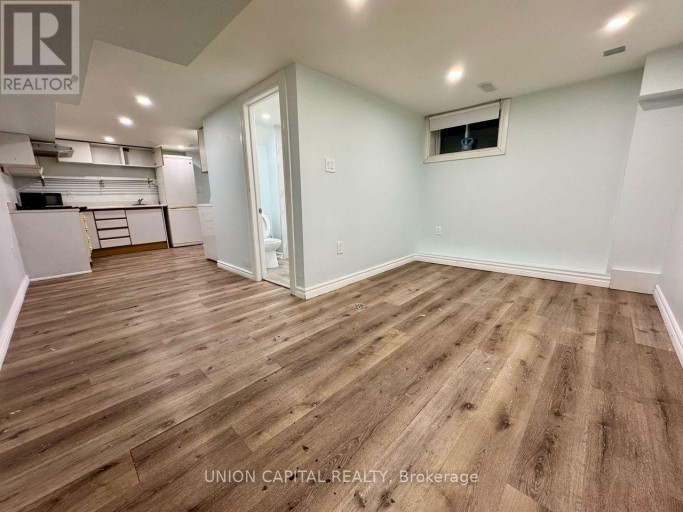 LOWER - 96 HIAWATHA ROAD, Toronto (Greenwood-Coxwell), Ontario, M4L2X8
