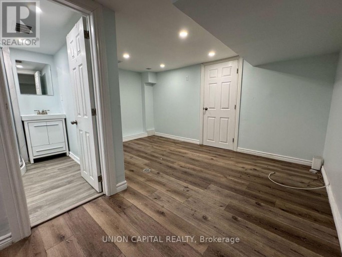LOWER - 96 HIAWATHA ROAD, Toronto (Greenwood-Coxwell), Ontario, M4L2X8