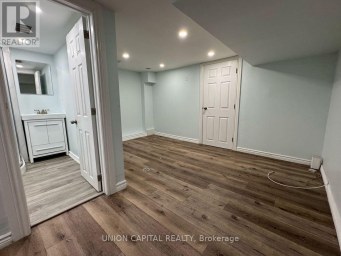 LOWER - 96 HIAWATHA ROAD Toronto (Greenwood-Coxwell) Ontario photo 5