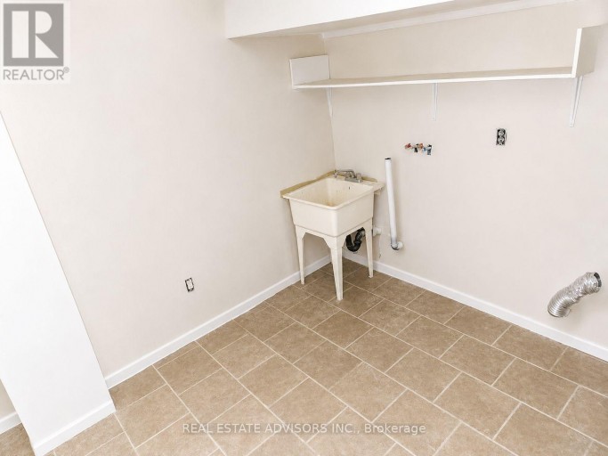 238 BRAYMORE BOULEVARD, Toronto (Rouge), Ontario, M1B2G8