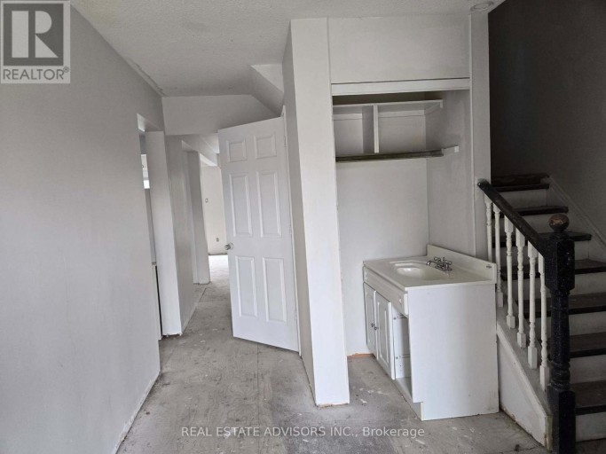 238 BRAYMORE BOULEVARD, Toronto (Rouge), Ontario, M1B2G8
