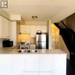 17 MERRYBROOK TRAIL Brampton (Northwest Brampton) Ontario photo 2