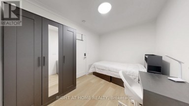 61 GLADYS ROAD Toronto (Highland Creek) Ontario photo 2