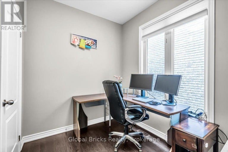 47 HOLYROD DRIVE, Clarington (Courtice), Ontario, L1E0G4
