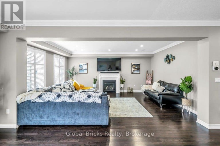 47 HOLYROD DRIVE, Clarington (Courtice), Ontario, L1E0G4