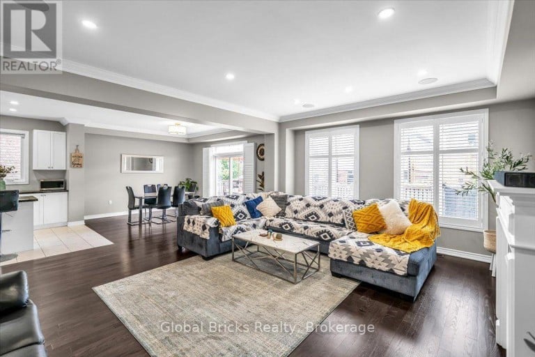 47 HOLYROD DRIVE, Clarington (Courtice), Ontario, L1E0G4