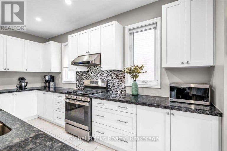 47 HOLYROD DRIVE, Clarington (Courtice), Ontario, L1E0G4