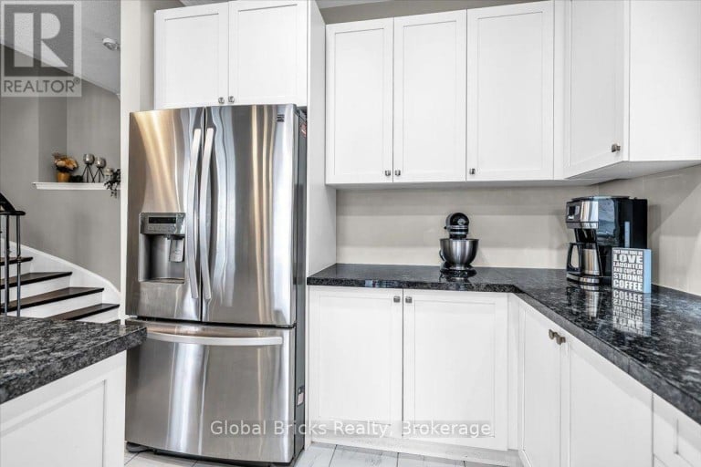 47 HOLYROD DRIVE, Clarington (Courtice), Ontario, L1E0G4