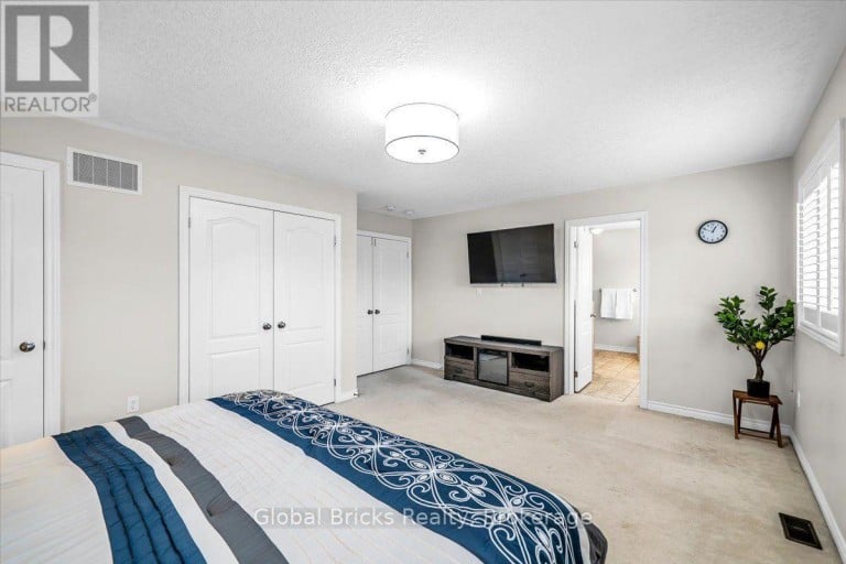 47 HOLYROD DRIVE, Clarington (Courtice), Ontario, L1E0G4