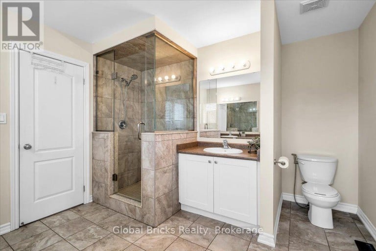 47 HOLYROD DRIVE, Clarington (Courtice), Ontario, L1E0G4