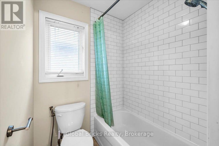47 HOLYROD DRIVE, Clarington (Courtice), Ontario, L1E0G4