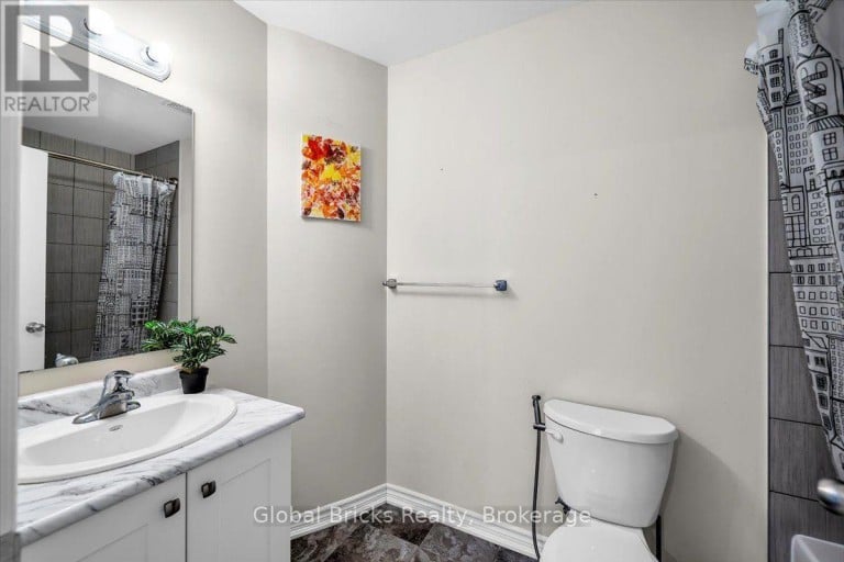 47 HOLYROD DRIVE, Clarington (Courtice), Ontario, L1E0G4