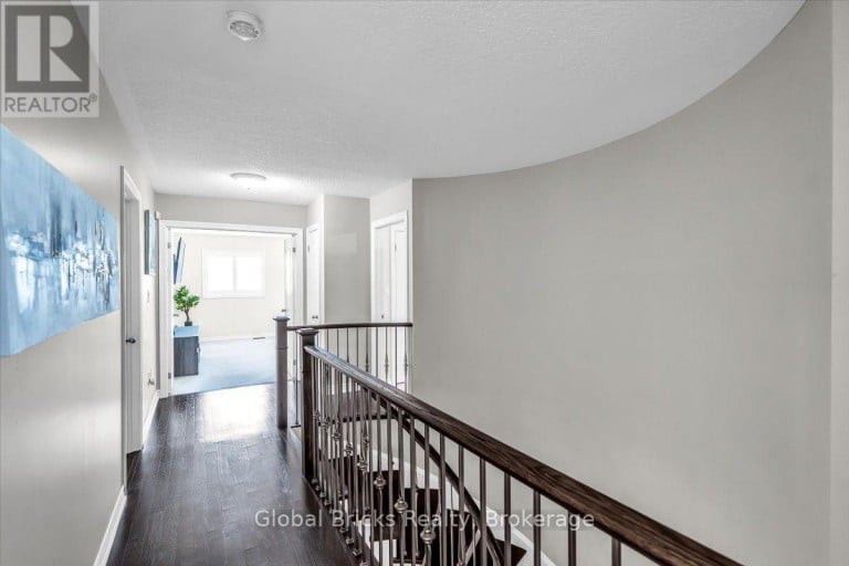 47 HOLYROD DRIVE, Clarington (Courtice), Ontario, L1E0G4