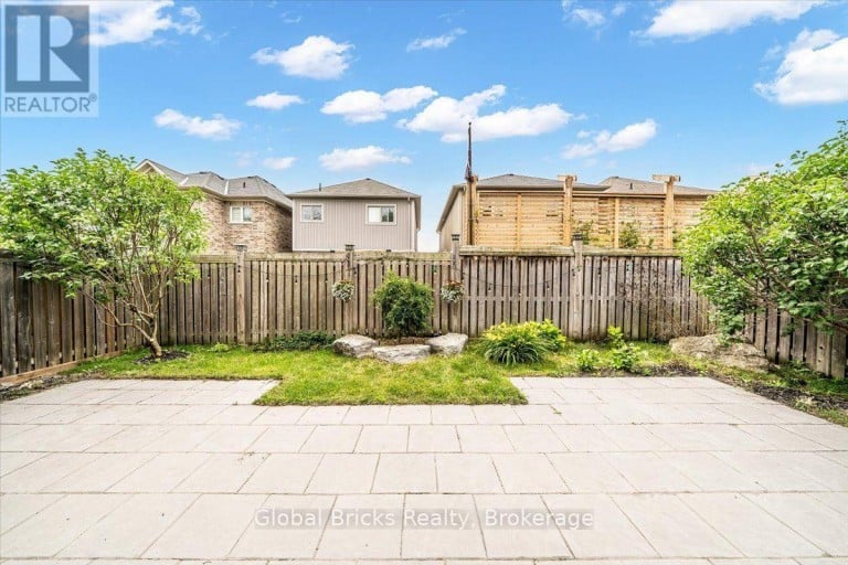47 HOLYROD DRIVE, Clarington (Courtice), Ontario, L1E0G4