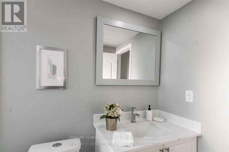 1226 OXFORD AVENUE, Oakville (CP College Park), Ontario, L6H1S5