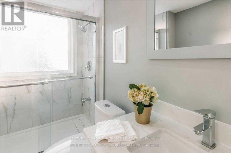 1226 OXFORD AVENUE, Oakville (CP College Park), Ontario, L6H1S5